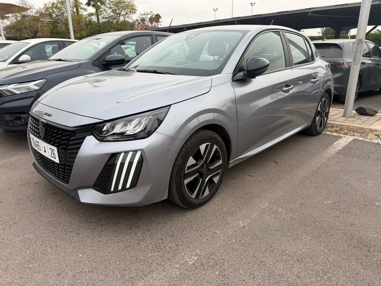 Peugeot 208 للإيجار مراكش