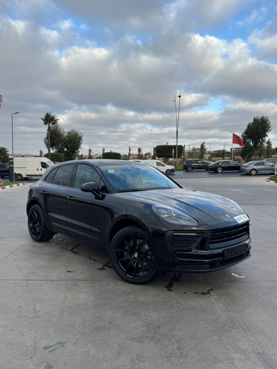 Porsche Macan T للإيجار أغادير